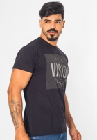 Camiseta Masculina Slim Aplique Alto Relevo Gola Redonda
